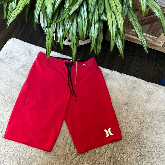 Striking red size 28 10 condition - Picture 1 of 4